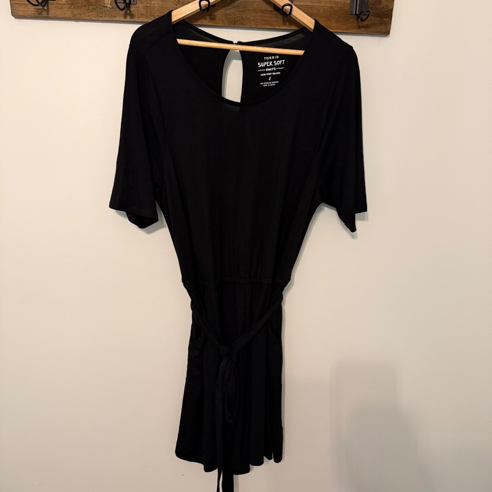 Torrid Super Soft Knits Black Short Romper Size 2 Tie Waist Keyhole Back